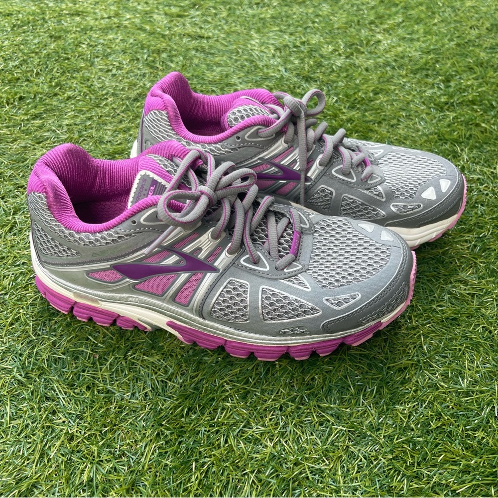 Women's Gray and Purple brooks Ariel flextra size 7 women’s